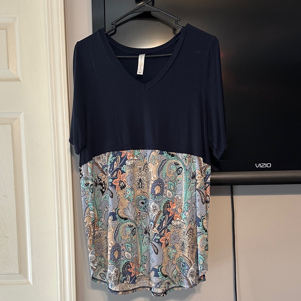 Chic Navy and Paisley Short Sleeve Top